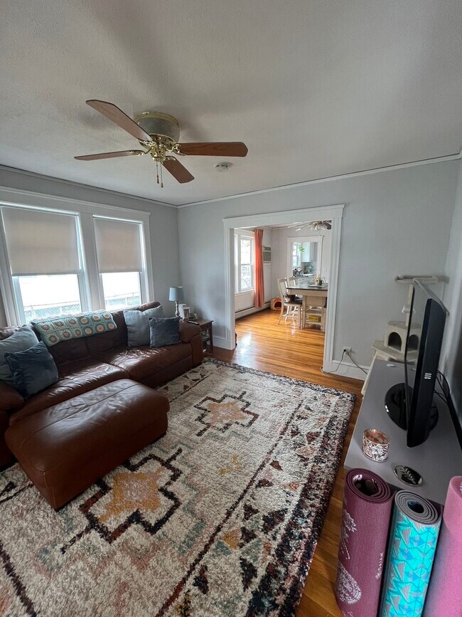 Building Photo - 32 Wedgemere Rd