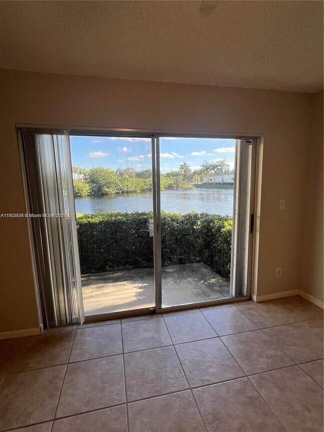 Foto del edificio - 11250 SW 13th St