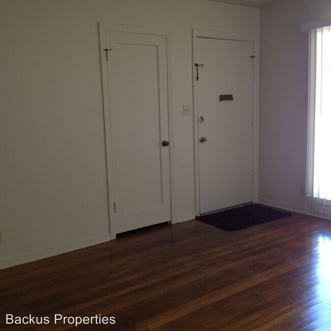 Building Photo - 2 br, 1 bath Apartment - 809 Padre Drive