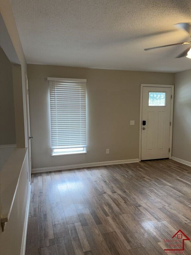 Building Photo - 4380 Delashmitt Rd