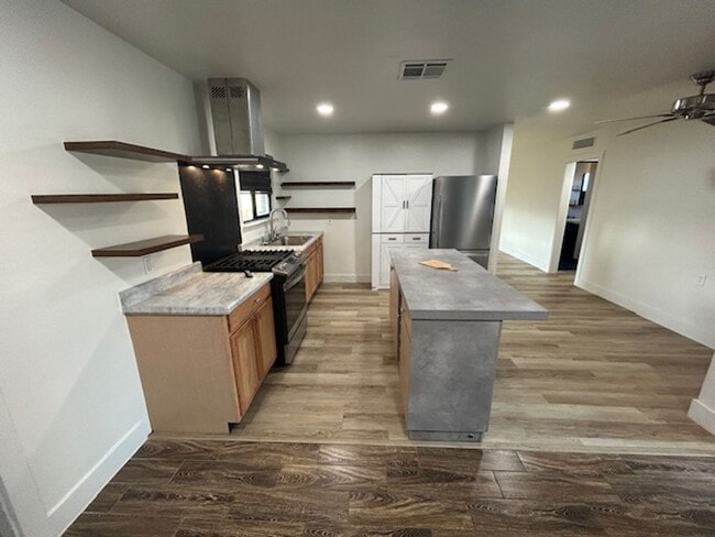 Foto del edificio - ** MOVE IN SPECIAL- $500.00 off first months rent**