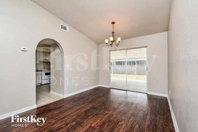 Building Photo - 18525 Sebring Rd