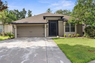 Building Photo - 14373 Wake Robin Dr