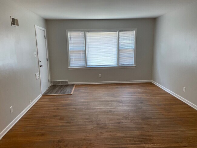 Foto del edificio - 1204 S Fabrique Dr