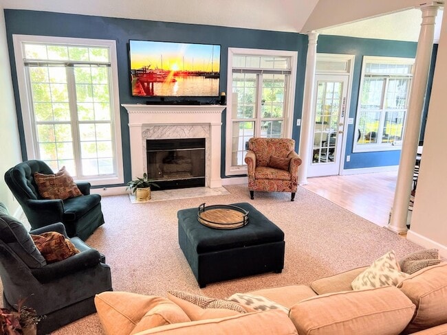 Building Photo - 1721 Fox Ridge Ct
