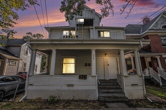 Building Photo - 429 Davis St