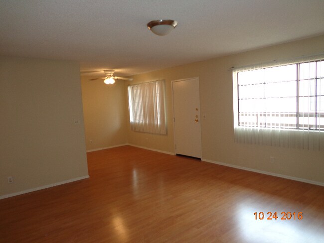 Building Photo - 755 N Sweetzer Ave