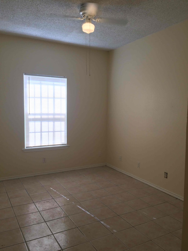 Building Photo - 7644 Windsor Oaks
