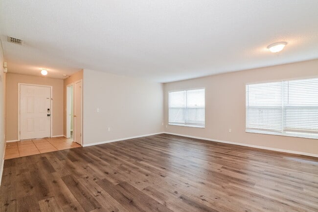 Foto del edificio - 3137 Holland Dr