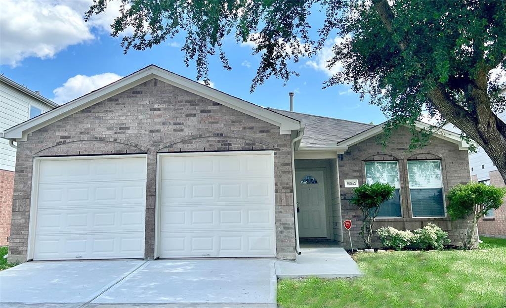 Primary Photo - 15043 Sugar Pl Dr