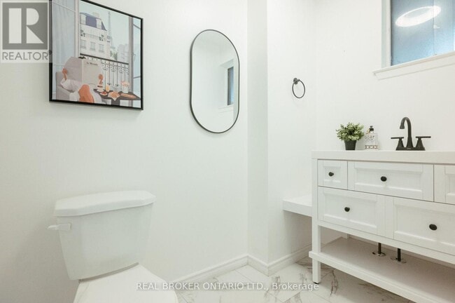 Building Photo - 725 Military Trail