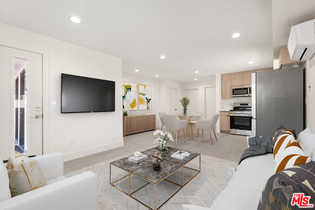 Foto del edificio - 6939 Simpson Ave