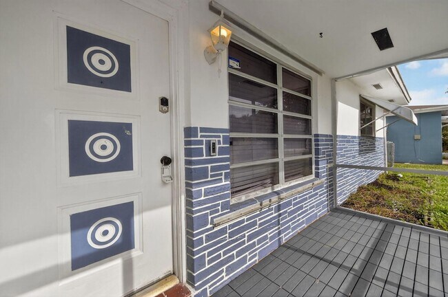 Building Photo - 6219 SW 20th Ct