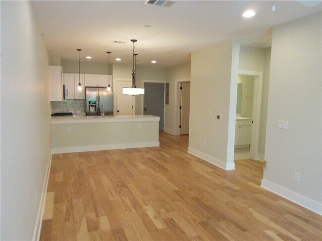 Building Photo - 908 Nueces St