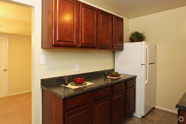 Kitchen - Hodges Manor Apartments