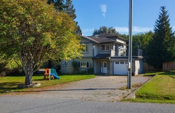 Building Photo - 6445 Golledge Ave