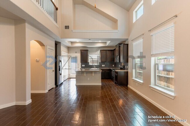 Foto del edificio - 16121 Remington Reserve Way