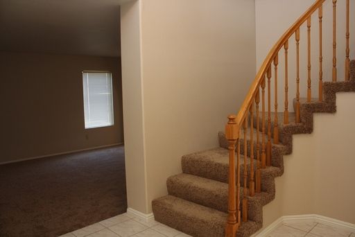 Building Photo - Beautiful 2 Story Home in the Southwest