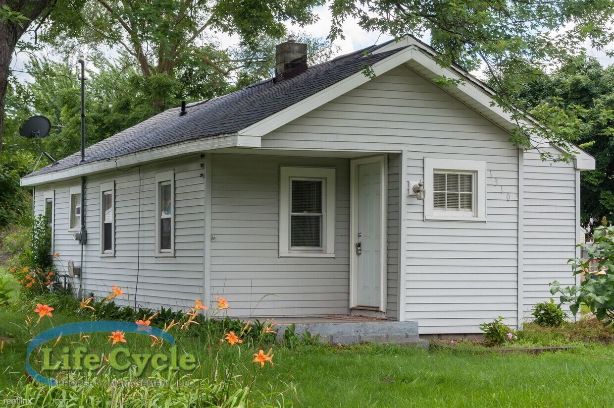 Primary Photo - 2 br, 1 bath House - 1310 Beechwood St NE