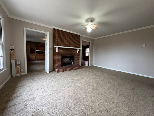 Foto del edificio - 3 Bed, 2 Bath Home w/ Privacy on 3 Acre Lot