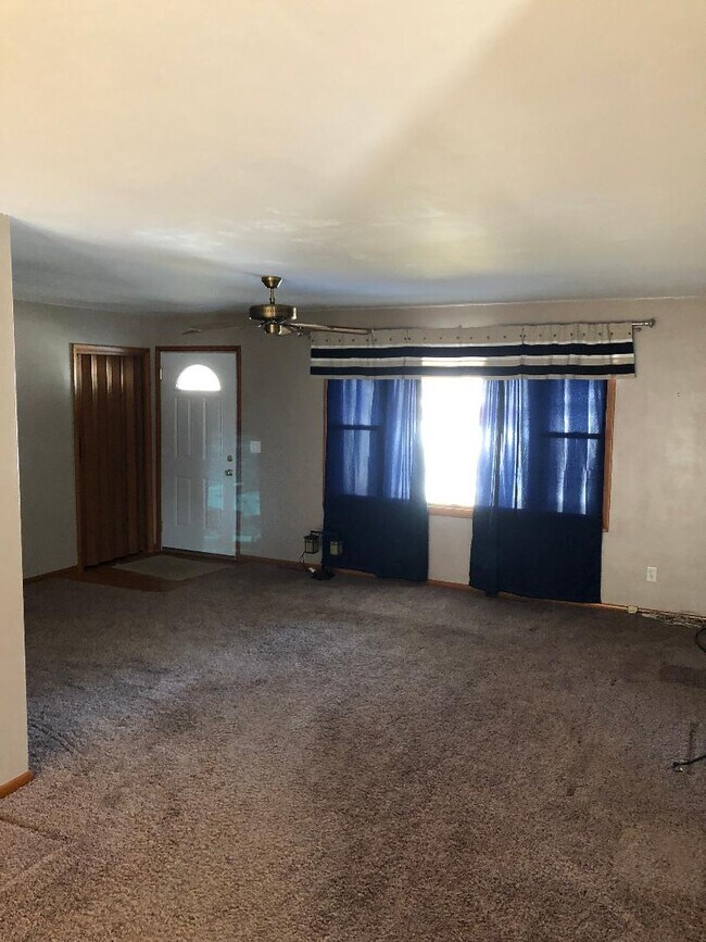 3302 Loveland Ave, Erie, PA 16506 House Rental in Erie, PA