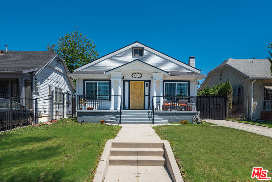 Primary Photo - 4528 5th Ave