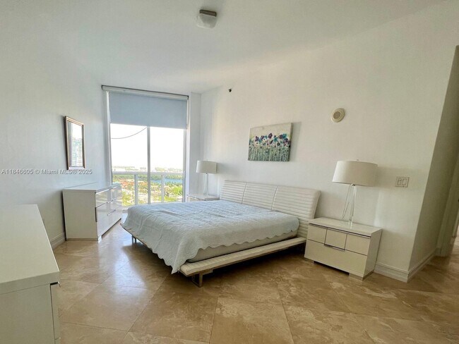 Foto del edificio - 16001 Collins Ave