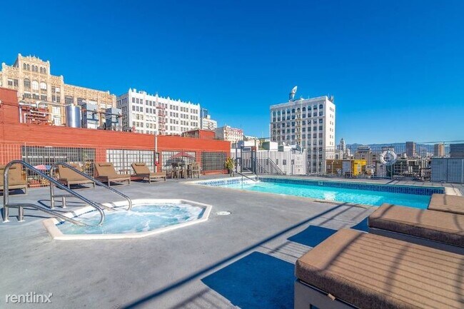 Building Photo - 716 S Los Angeles St