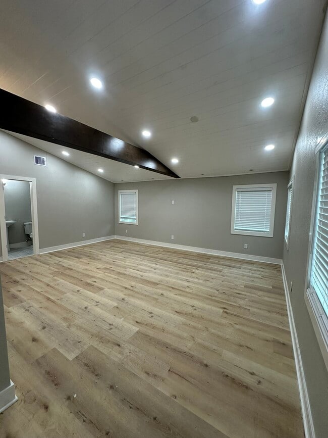 Building Photo - 8223 Wallis St