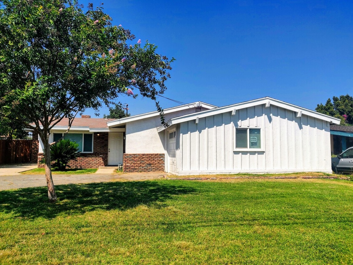 344 E Rosewood St, Rialto, CA 92376 House Rental in Rialto, CA