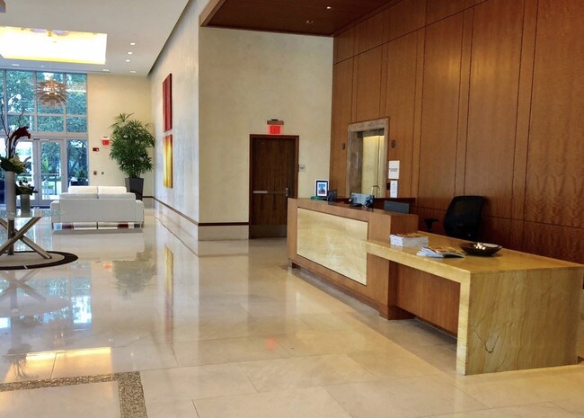 Building Photo - 1050 Brickell Ave