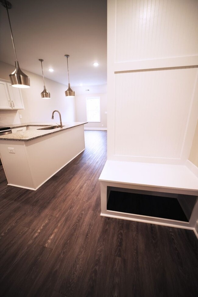 Foto del edificio - 220 Drayton Dr