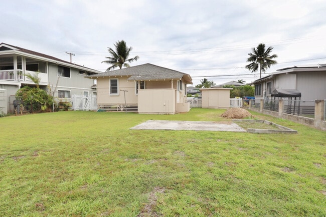 Building Photo - 231 Kihapai St