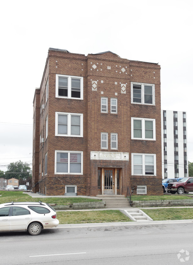Building Photo - Algonquin