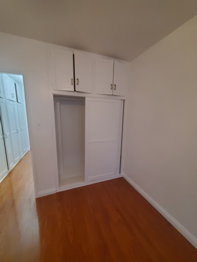 bedroom closet - 1524 N Hollywood Way