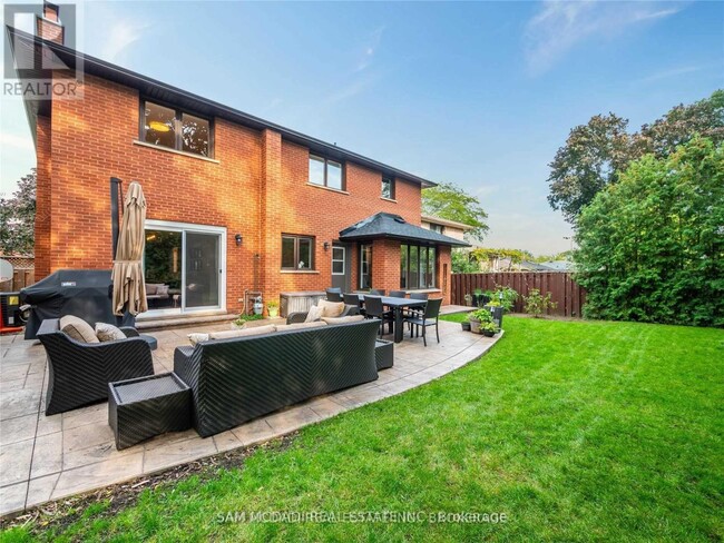 Building Photo - 2212 Florian Rd