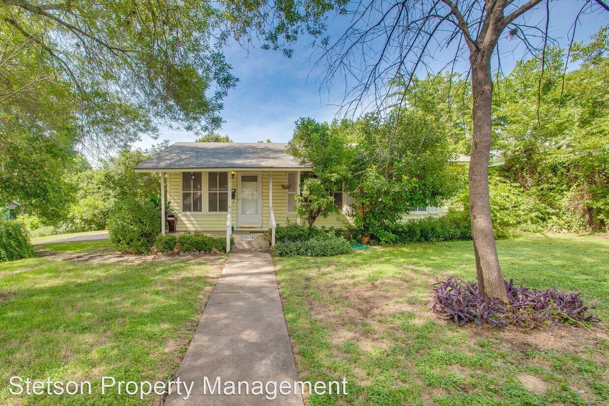 Foto principal - 3 br, 2 bath House - 2419 Forest Avenue