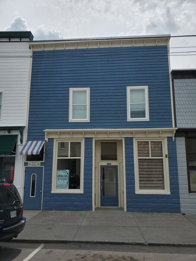 Upstairs apartment - 219 Main St