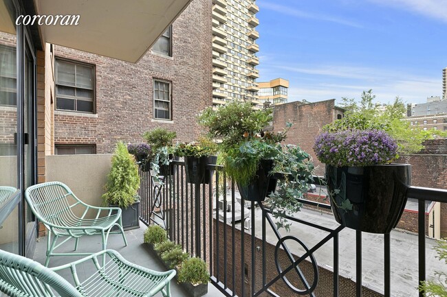 Foto del edificio - 732 West End Ave