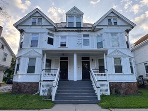 Building Photo - 8-10-10 S Willard St