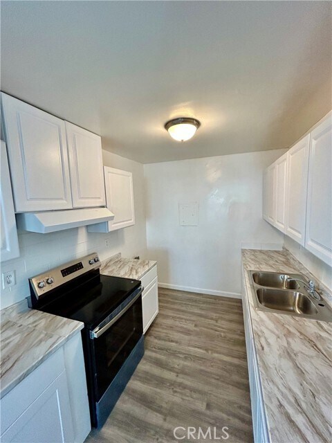 Foto del edificio - 14823 Gilmore St