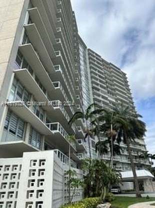 Foto principal - 2451 Brickell Ave