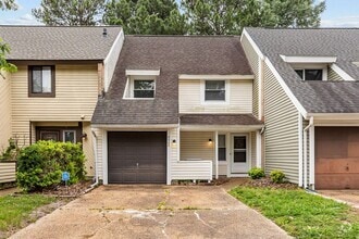Building Photo - 4064 Lake Ridge Cir
