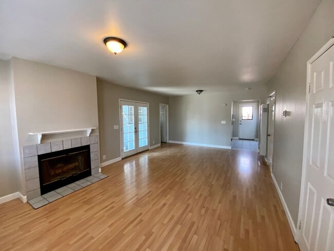 Building Photo - 4086 Thorn St