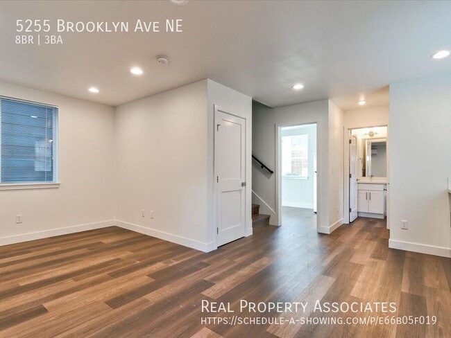 Building Photo - 5255 Brooklyn Ave NE