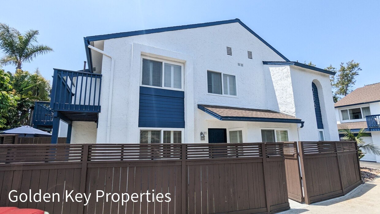 Stunning 2 bed/2.5 bath Townhome Just 2 Townhome Rentals in