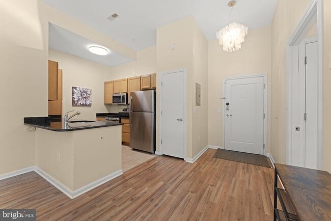Building Photo - 355 I St SW