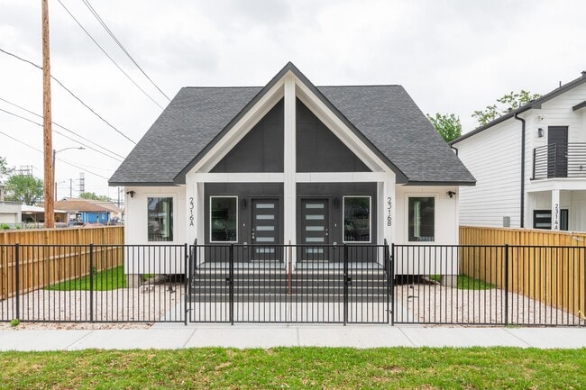 Building Photo - 2316 McKee St