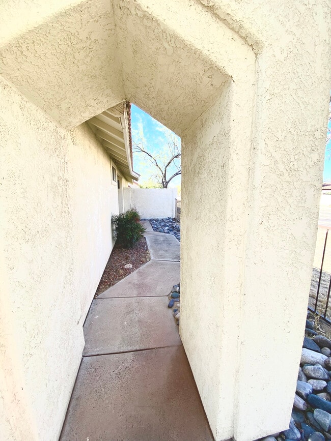 Main entrance - 200 E Belcourte Pl