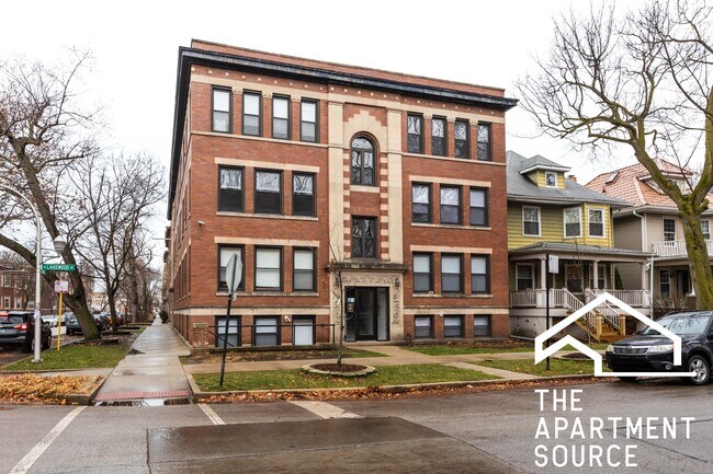 Foto del edificio - 6251 N Lakewood Ave